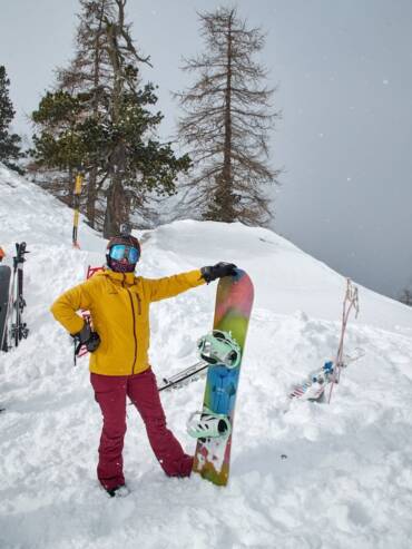 Beginner-friendly snowboarding experience in Sethan Village near GlampEco Manali