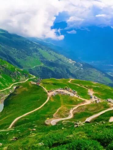 Attractions of Rohtang Pass during Lahaul Valley round trip from GlampEco Manali