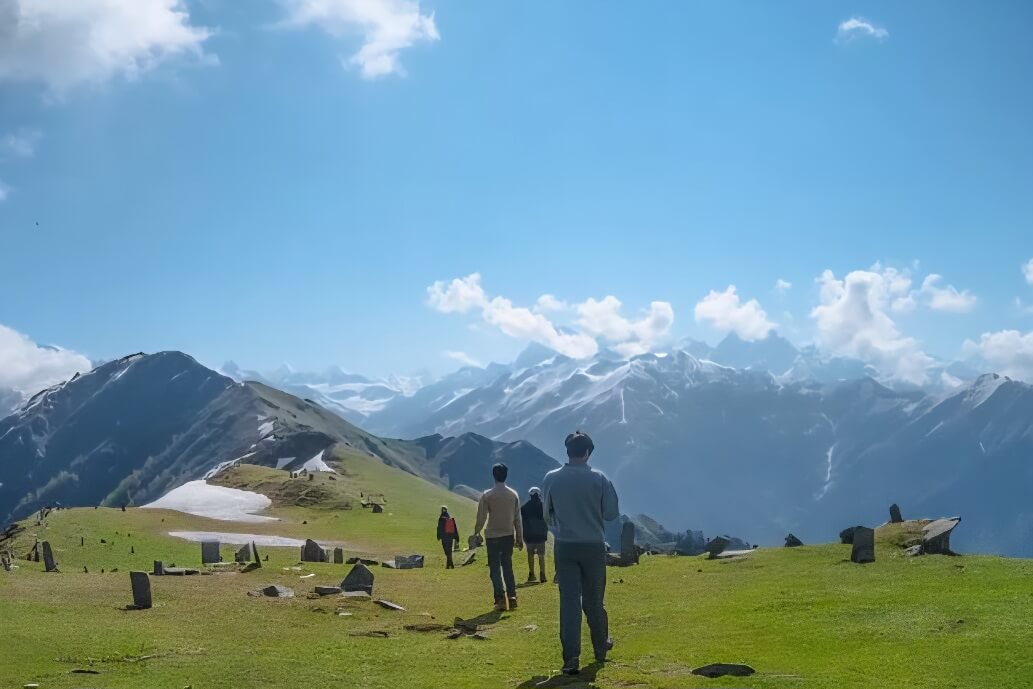 Hiking and trekking activities to Chandrakhani Pass with GlampEco Manali
