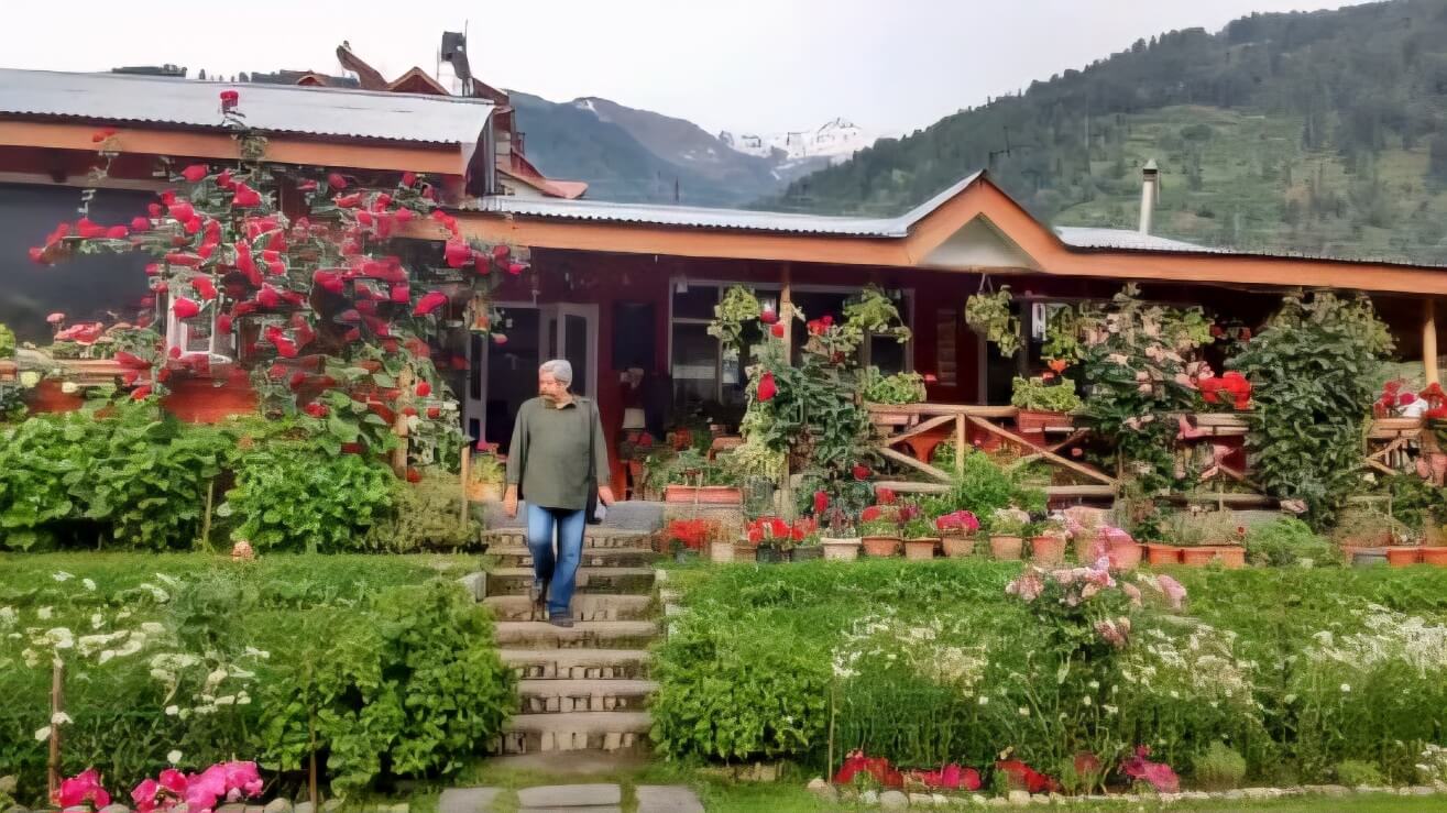 Fat Plate Cafe in Manali – organic dining options near GlampEco