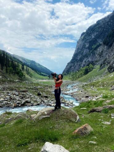 A solo traveler on a breathtaking Hamta Pass hike with GlampEco