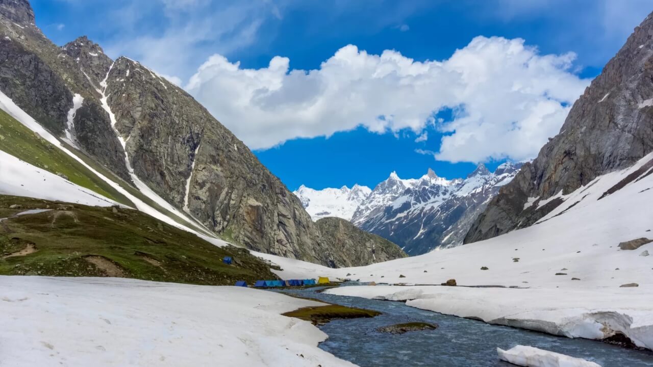 Hamta Pass hike – trekking in nature with GlampEco Manali