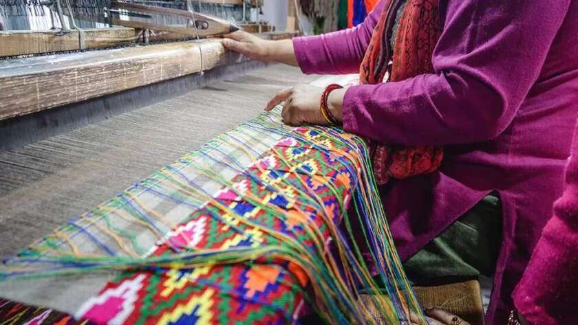 Kullu shawl - traditional Himachali souvenir from Manali near GlampEco