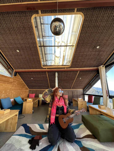 Live music and karaoke nights at GlampEco in Manali