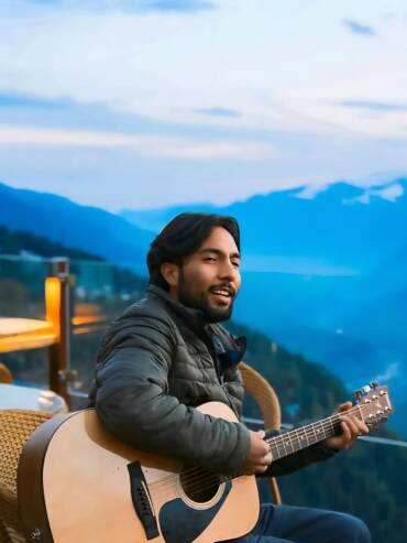 Live music and karaoke events at GlampEco cafe Manali