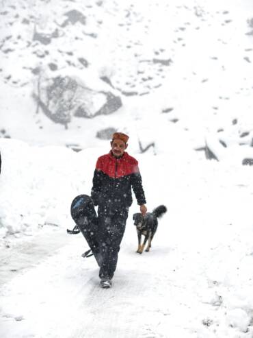 Snow activities in Sethan Village – GlampEco Manali supporting local community